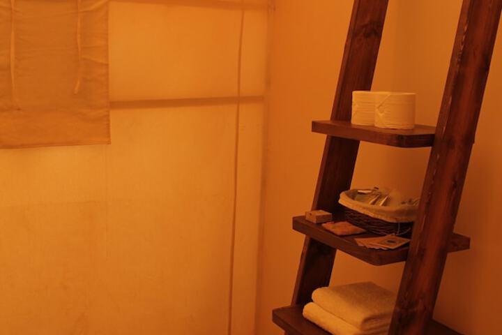 Room 11 of 32