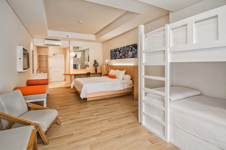 Room 4 of 23