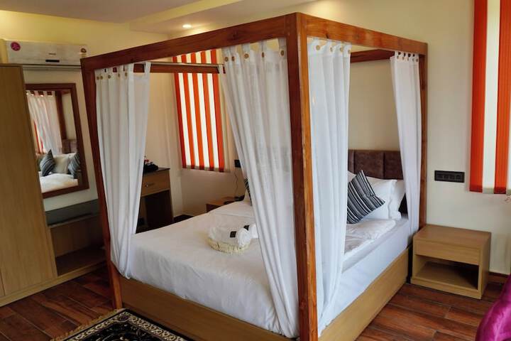 Room 6 of 23