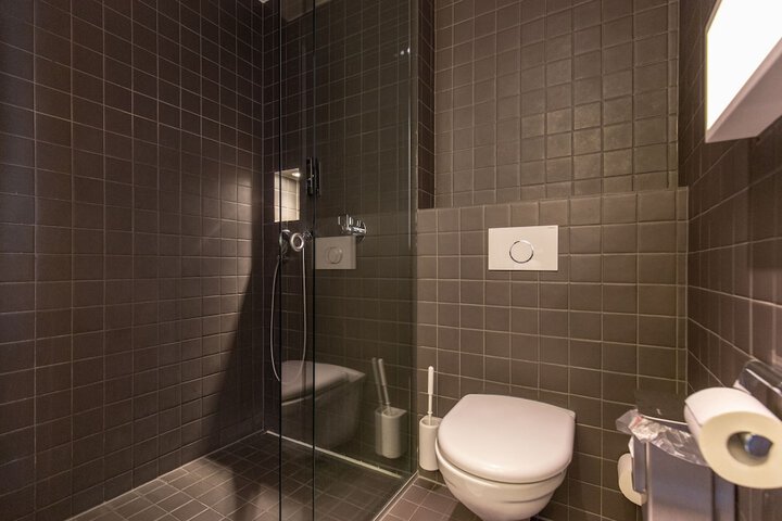 Room 42 of 53