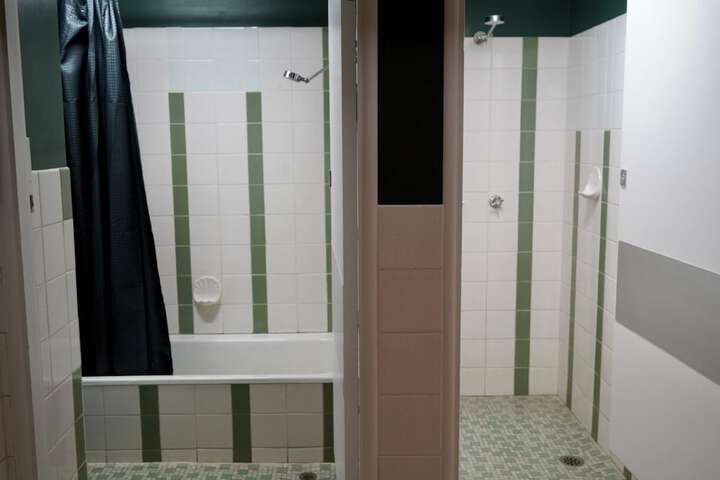 Room 12 of 27