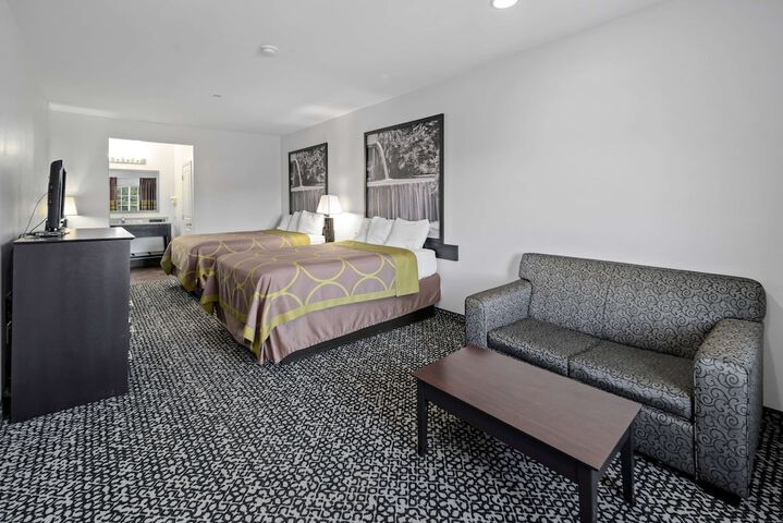 Room 19 of 38
