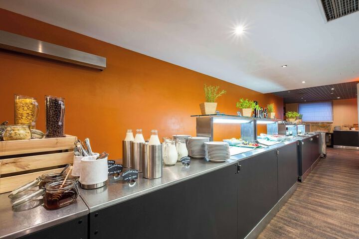 Breakfast/Coffee Service 30 of 66