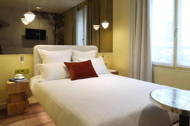 Room 9 of 28