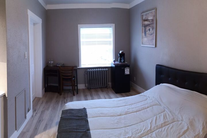 Room 3 of 12