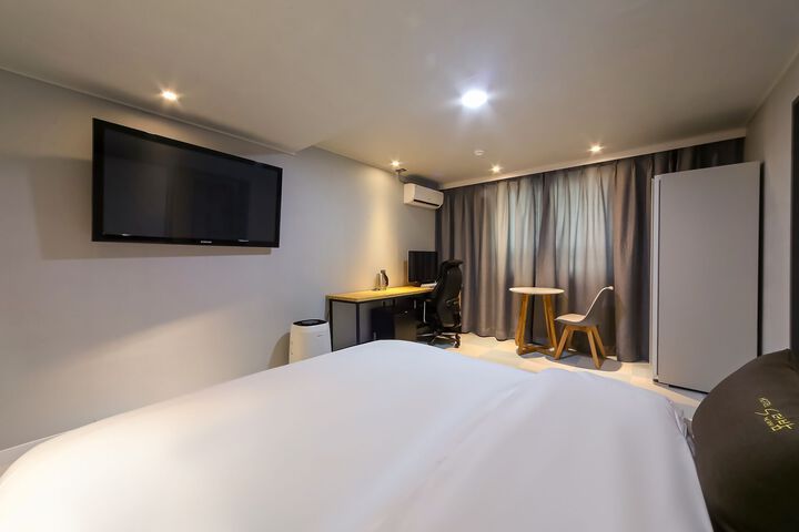 Room 36 of 60