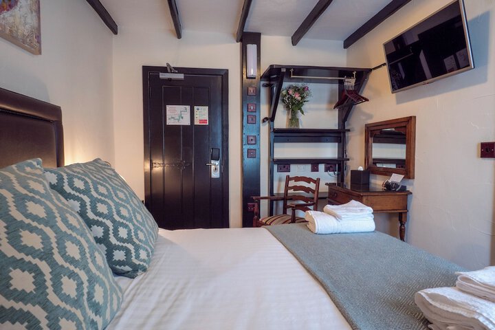 Room 32 of 257