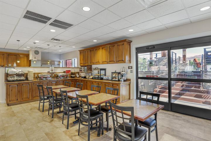 Breakfast area