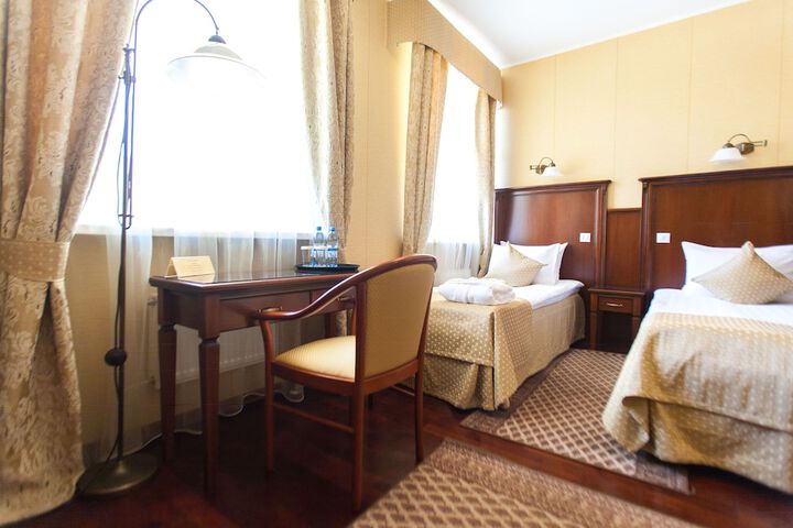 Room 11 of 71