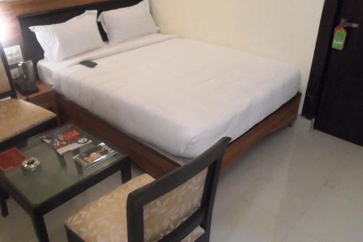 Room 11 of 22