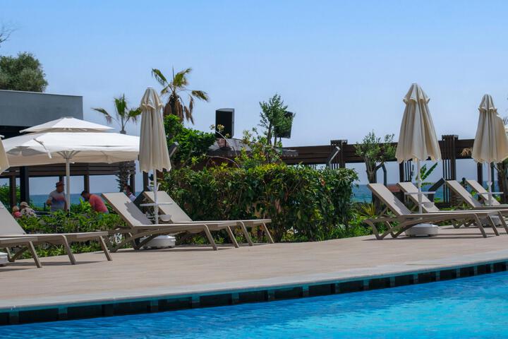 Pool 106 of 115