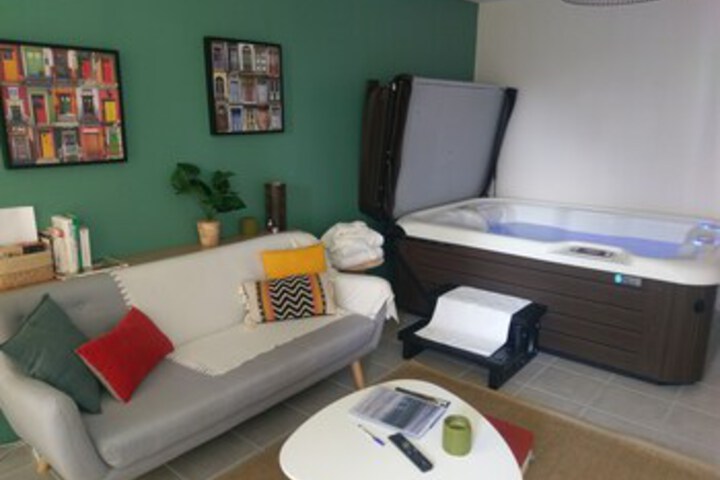 Room 8 of 14