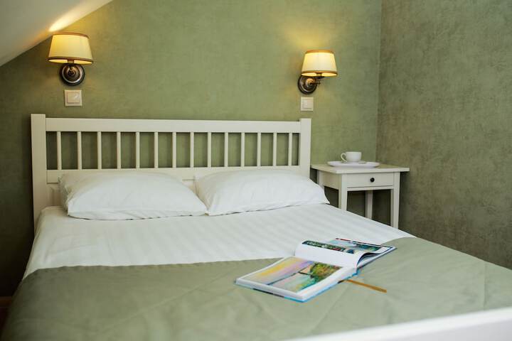 Room 4 of 34
