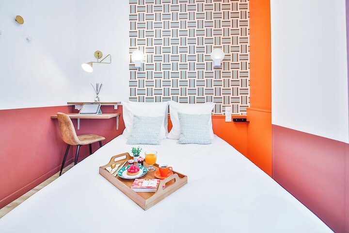 Room 10 of 76