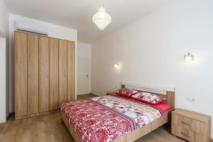 Room 4 of 29