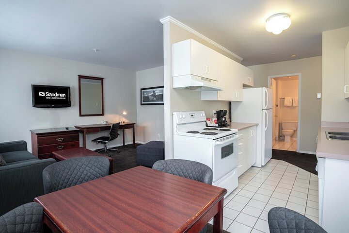 Room 30 of 48