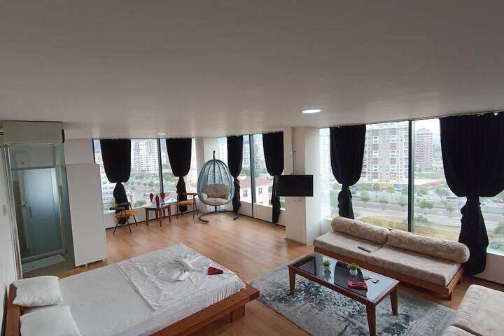 Room 5 of 18