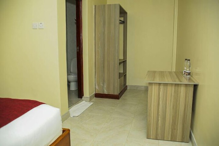 Room 29 of 48
