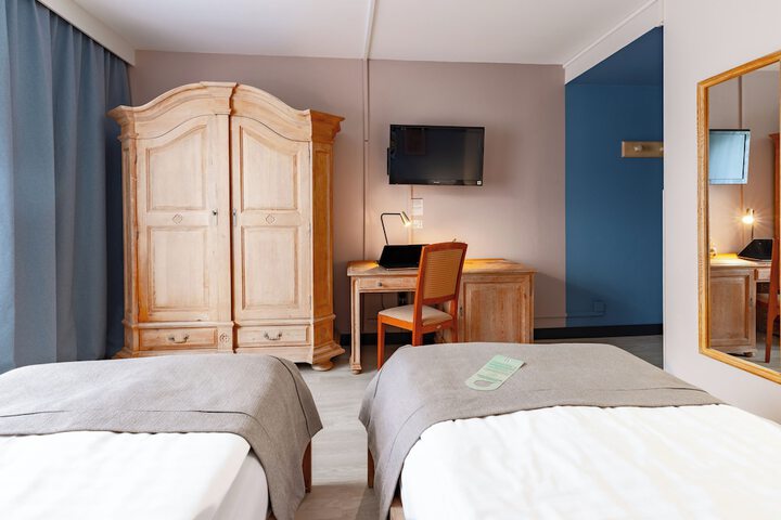 Room 21 of 178