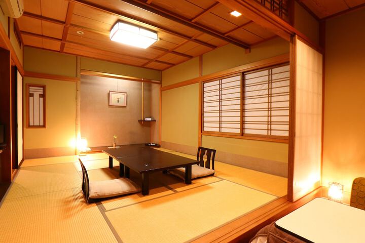 Room 28 of 138