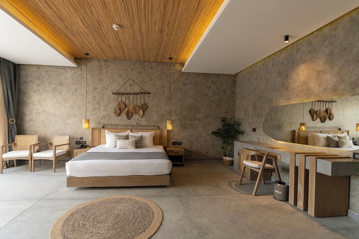 Room 42 of 118