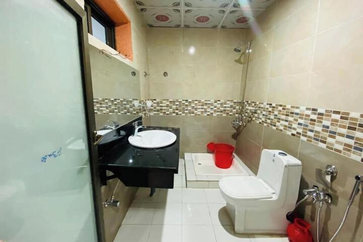 Room 2 of 7