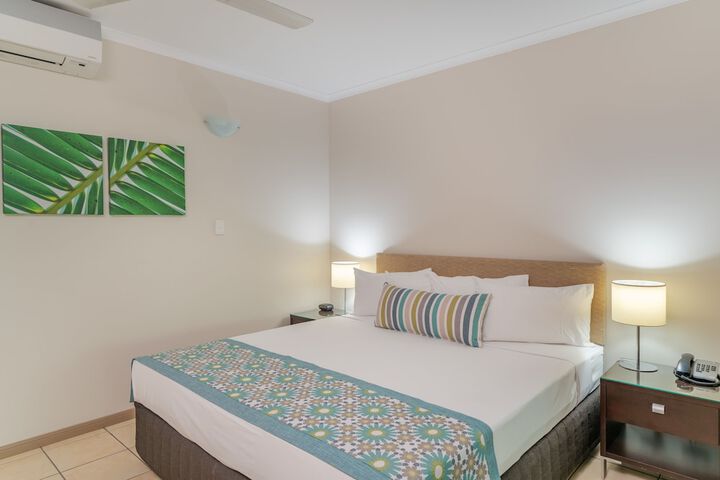 Room 10 of 42