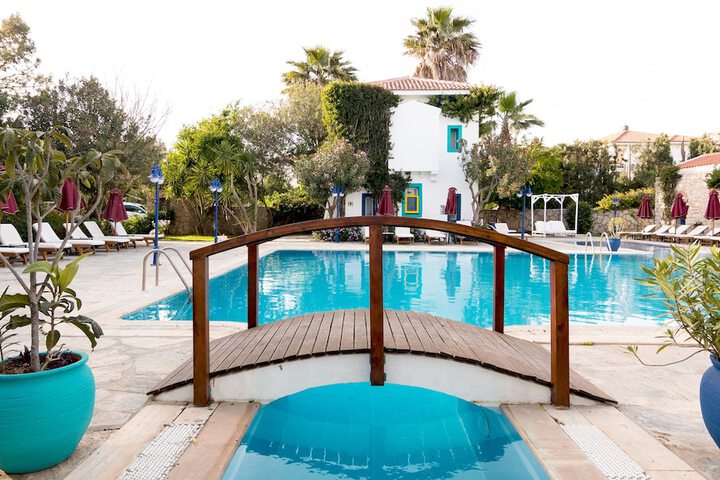 Pool 42 of 71