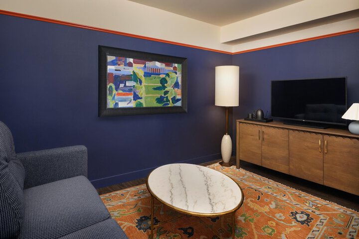 Room 21 of 51
