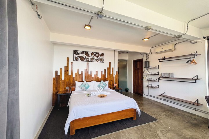 Room 105 of 240