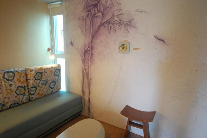 Room 19 of 82