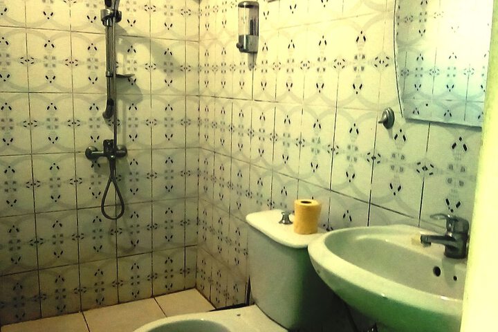 Room 12 of 28