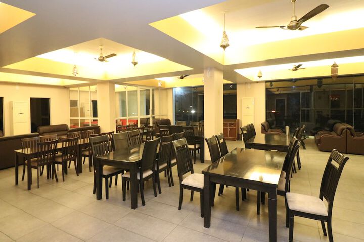OYO 2484 HOTEL SILVER STAR