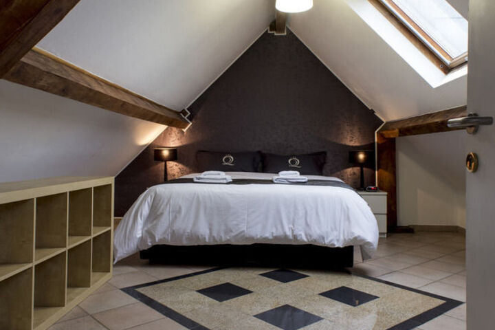 Room 25 of 82