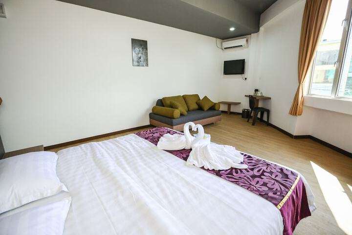 Room 3 of 41