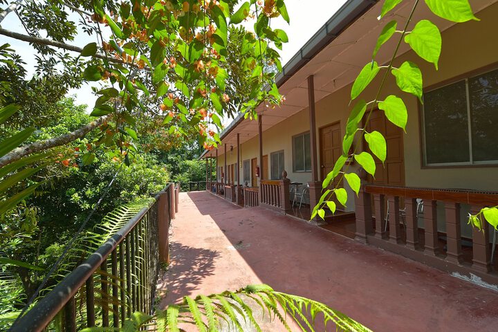 Oyo 90630 Mat Leon Village