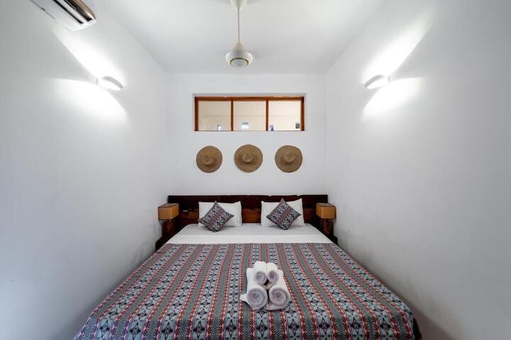 Room 4 of 11