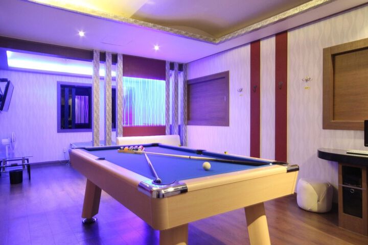 Room 15 of 25