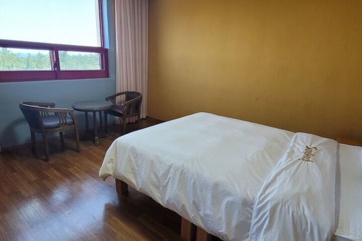 Room 8 of 21