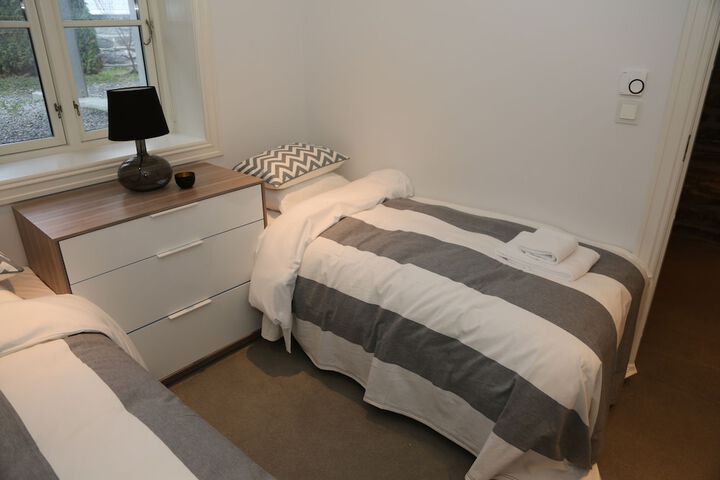 Room 4 of 83