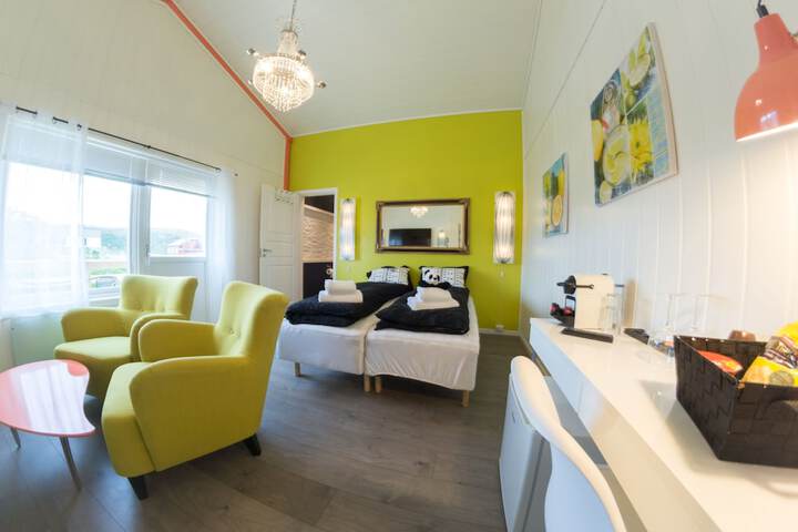 Room 4 of 76