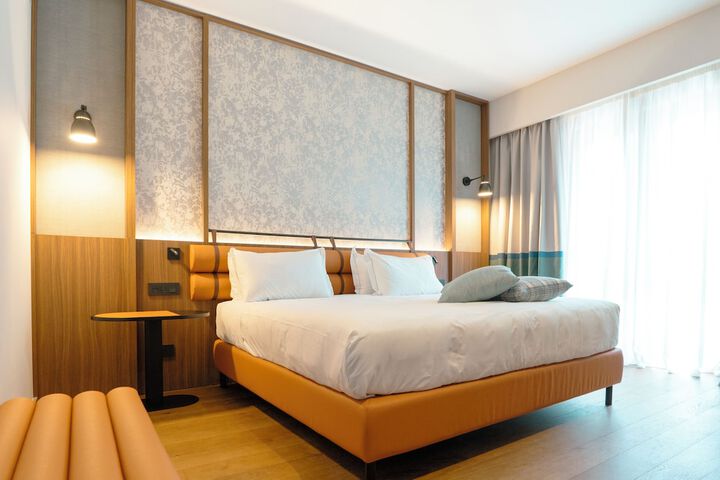 Room 20 of 334