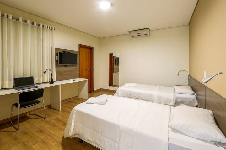 Room 8 of 116