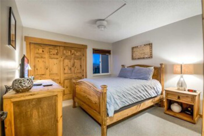 Room 10 of 22