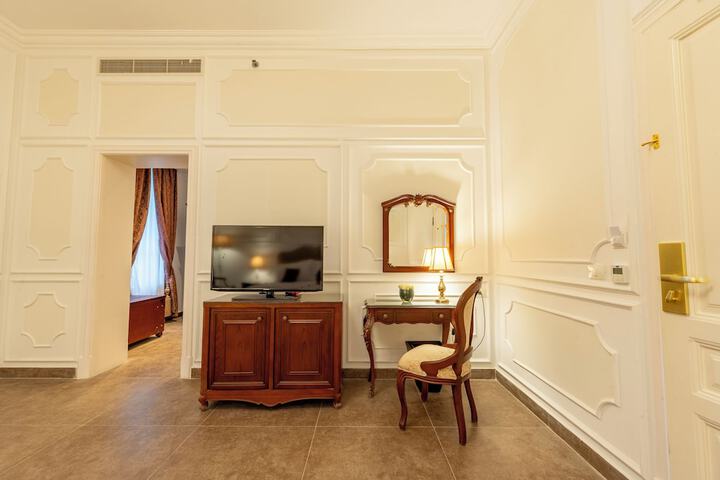 Room 12 of 46