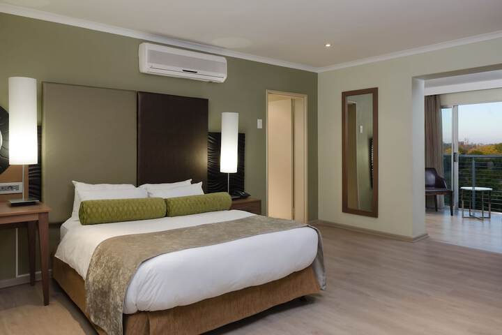 Room 8 of 75