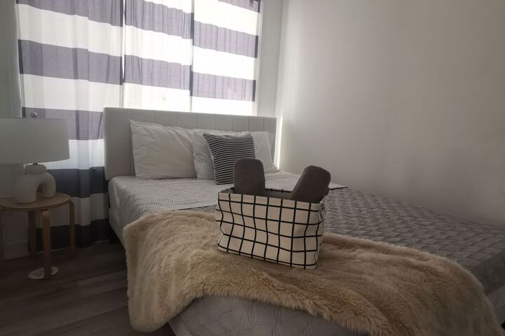 Room 32 of 40