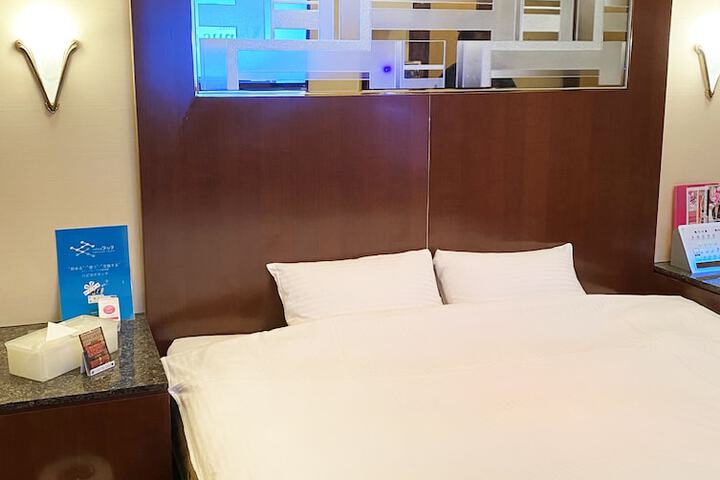 Room 17 of 43