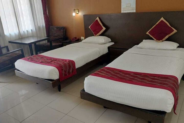 Room 8 of 28