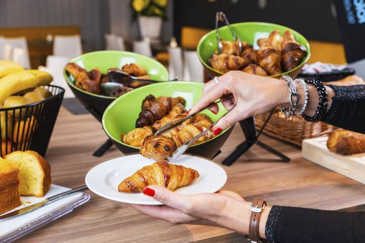 Breakfast buffet